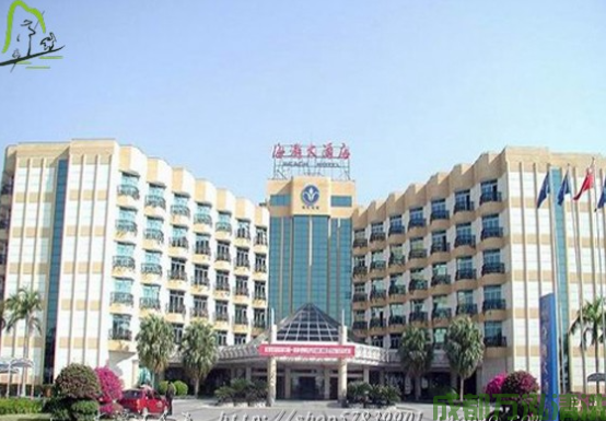 2025年7月30日达州某商务酒店后厨油烟机和烟道清洗案例